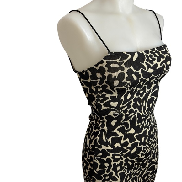 Black and Cream Patterned Slip Dress - Picture 4 of 9